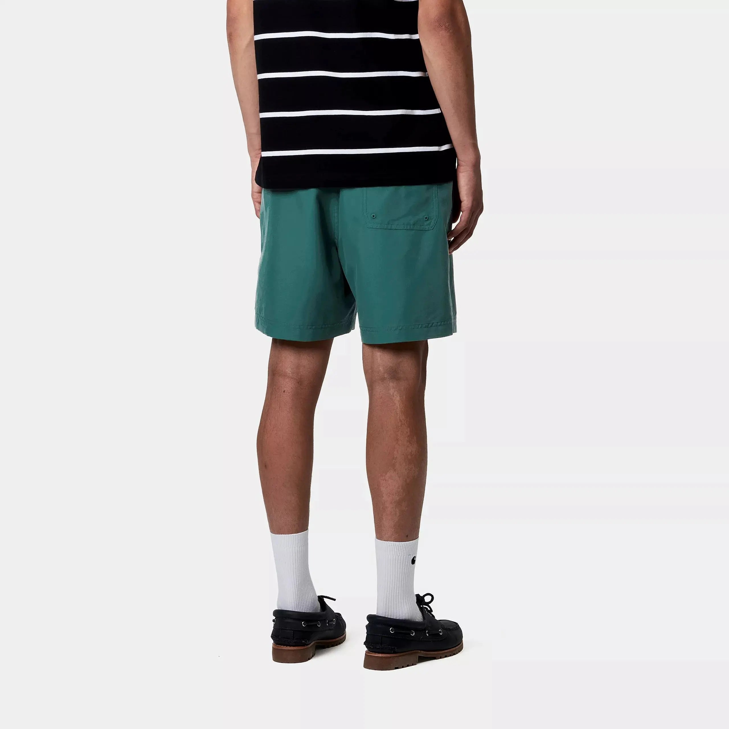 CARHARTT WIP - SHORT DE BAIN CHASE - RAINFOREST - Klubb