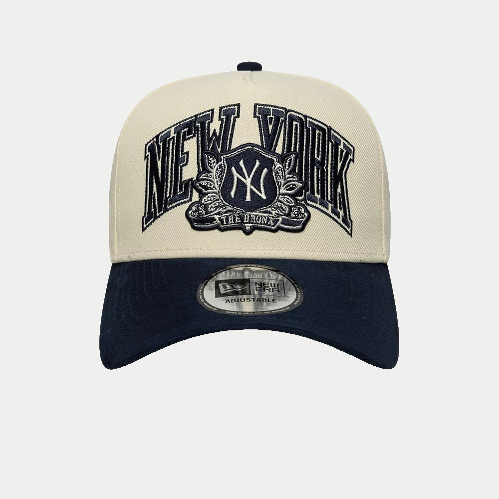 Casquette 9Forty E-Frame New York Yankees suédine crème et bleu marine New Era - face avant, écusson NY et banderole The Bronx