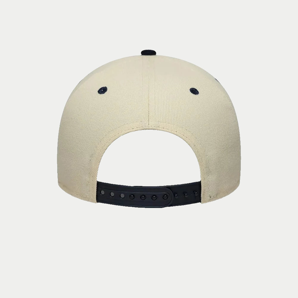 Casquette 9Forty E-Frame New York Yankees suédine crème et bleu marine New Era - vue de dos, fermeture snapback crème