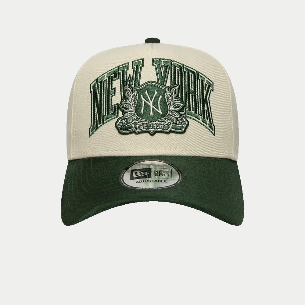 Casquette 9Forty E-Frame New York Yankees suédine crème et vert New Era - face avant, écusson NY et banderole The Bronx