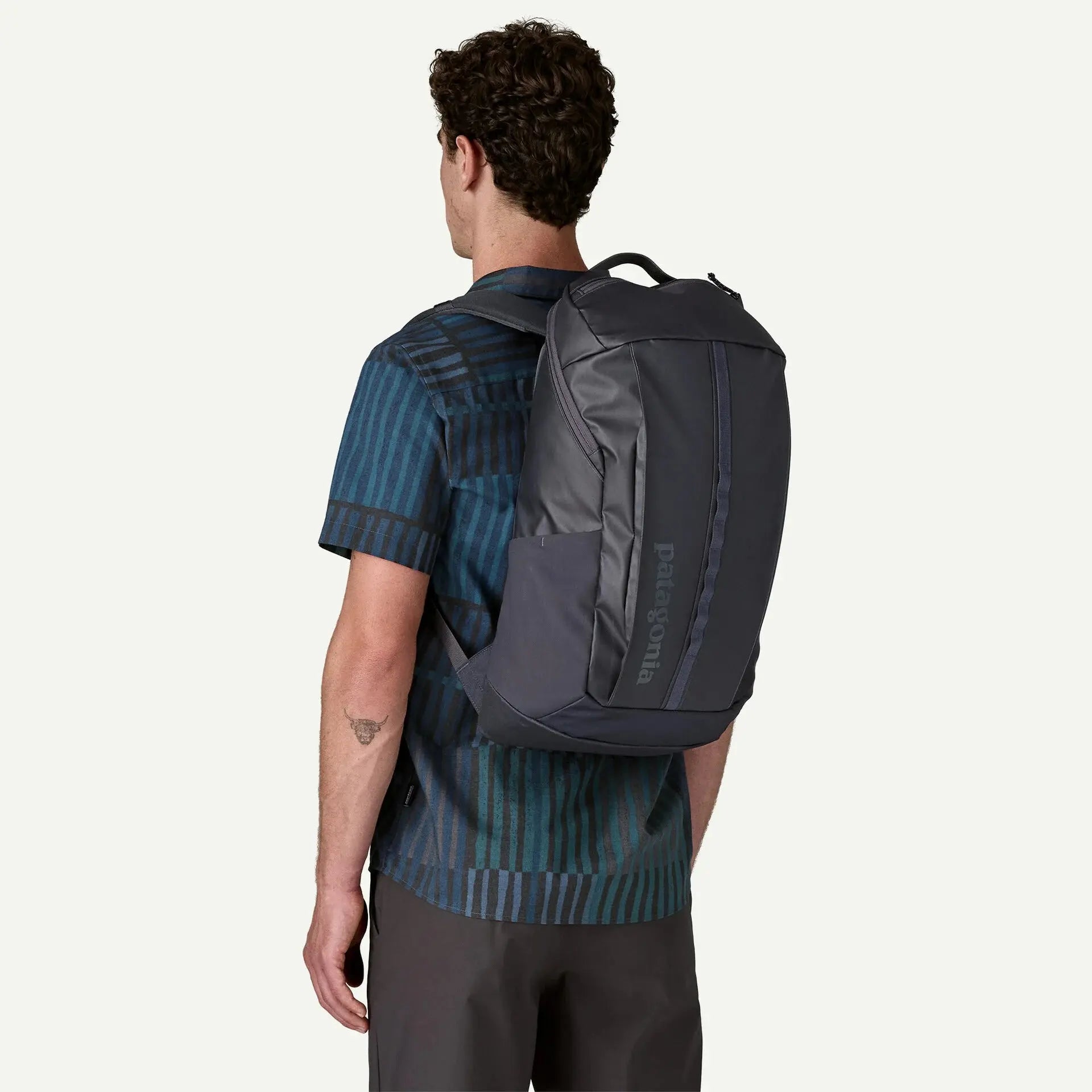 BLACK HOLE 25L - SMOLDER BLUE / FORGE GREY