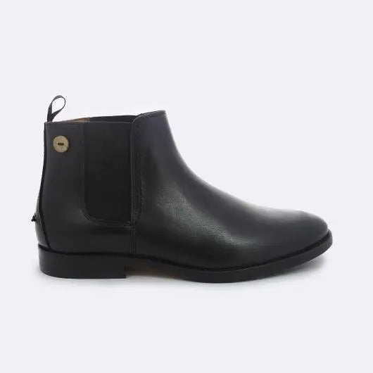 BLACK LEATHER CHELSEA BOOTS