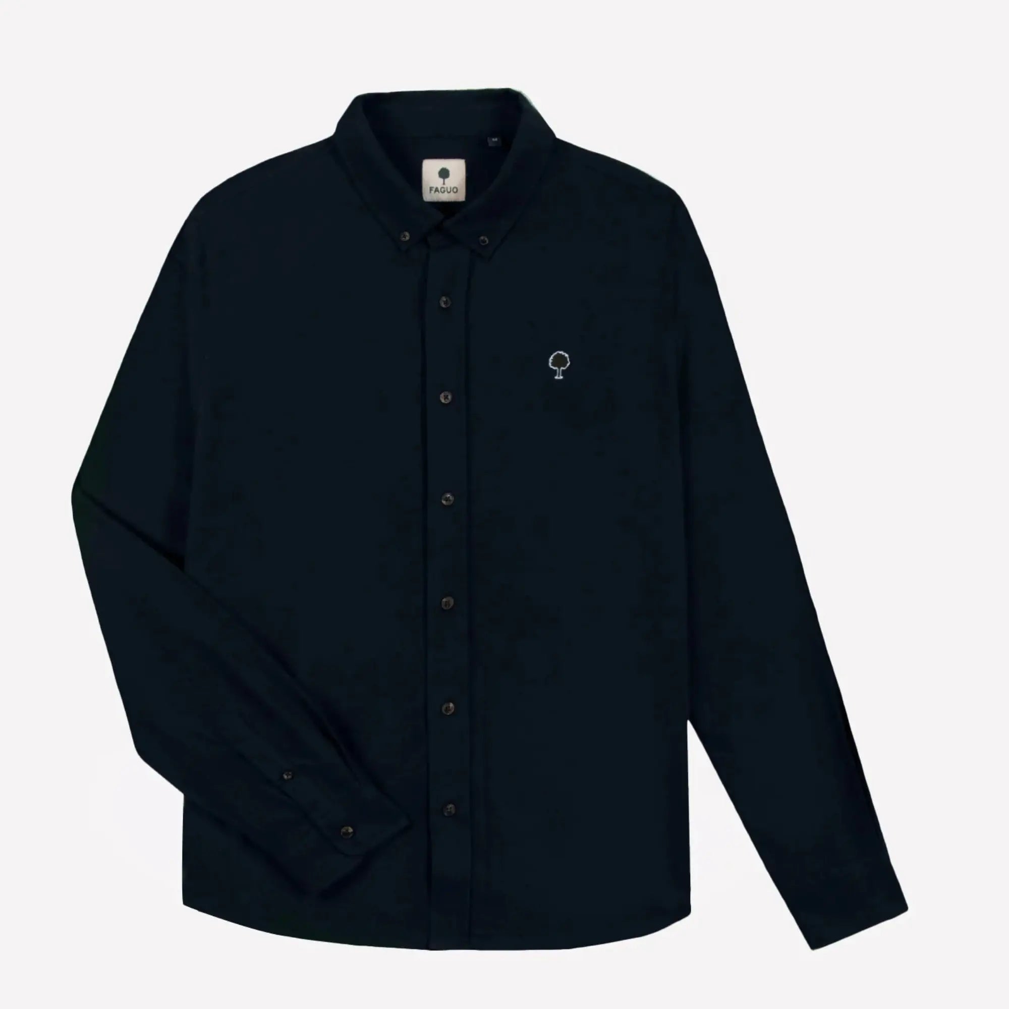 Chemise Ivoy bleu marine Faguo à plat de face, col boutonné et logo arbre en feutre sur la poitrine