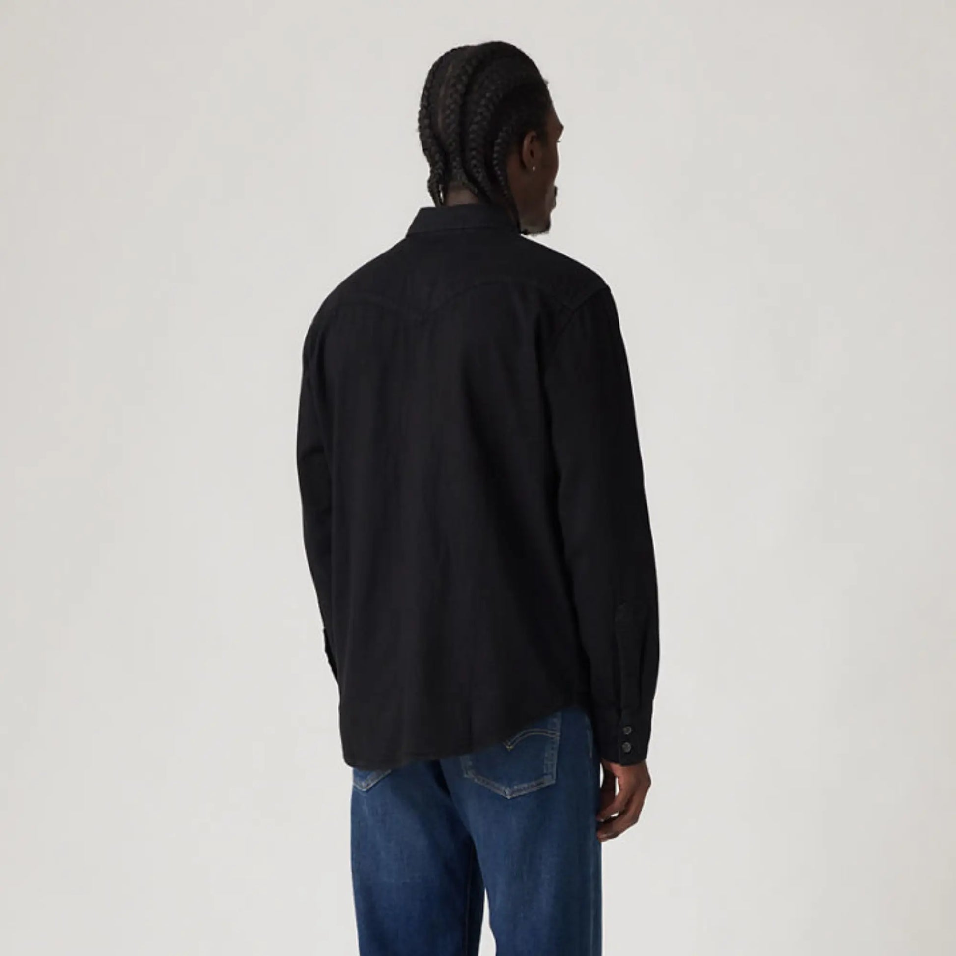 Chemise Western Barstow Marble Black Denim Rinse Levi's vue de dos portée, empiècement western et coupe ample