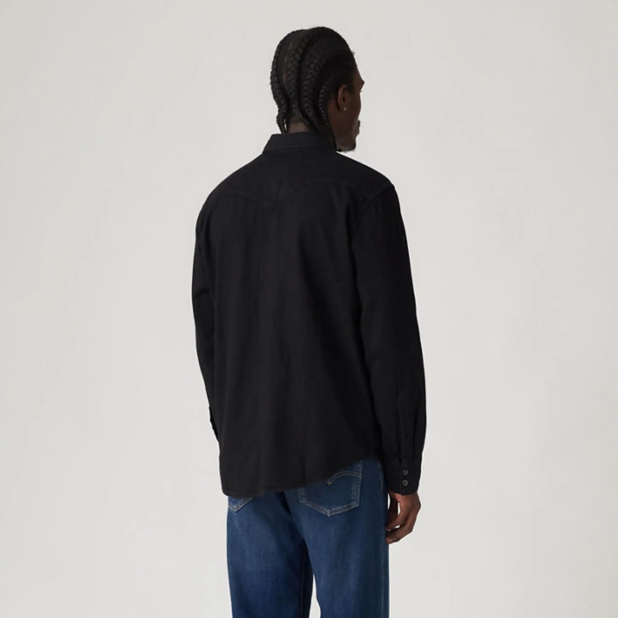 Chemise Western Barstow Marble Black Denim Rinse Levi's vue de dos portée, empiècement western et coupe ample