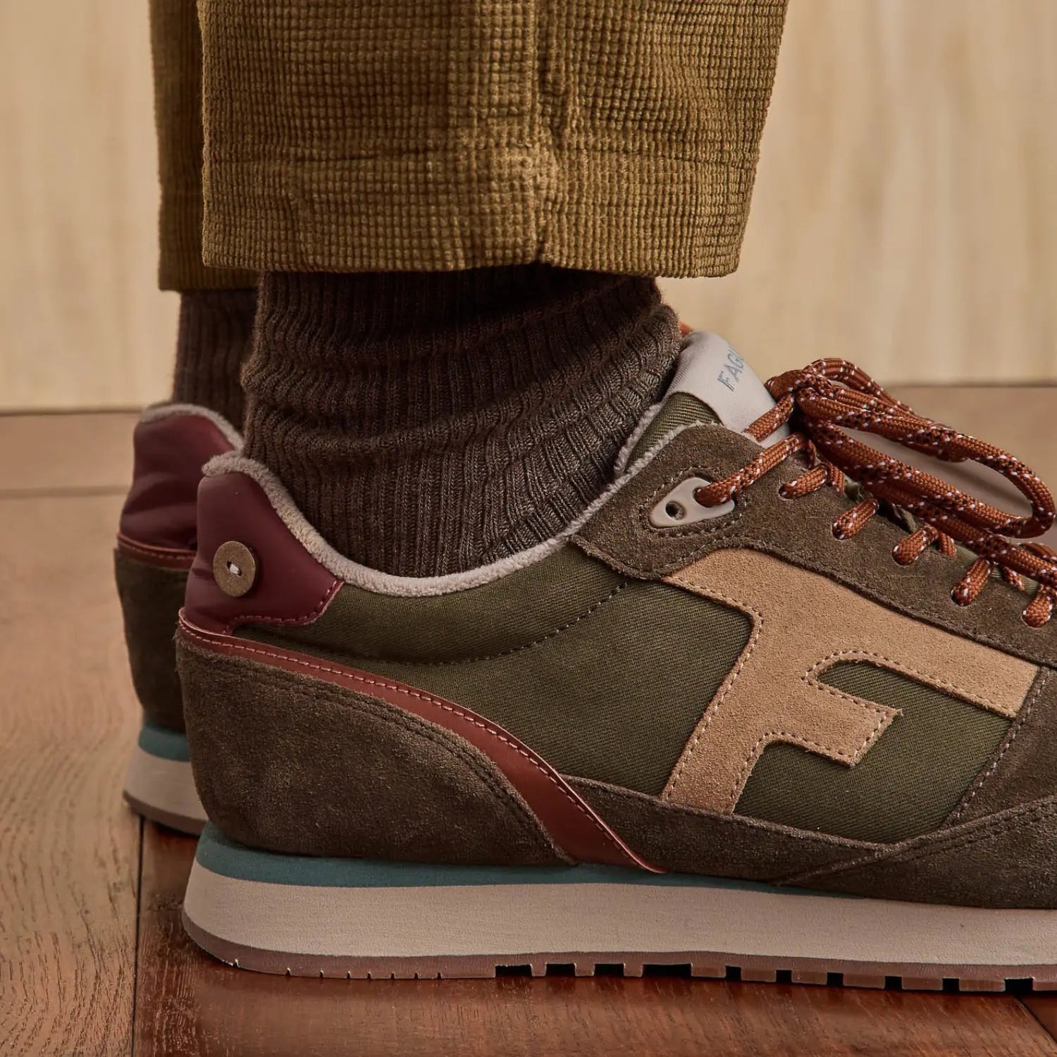 FAGUO -  ELM RUNNINGS KAKI & BEIGE -  Klubb