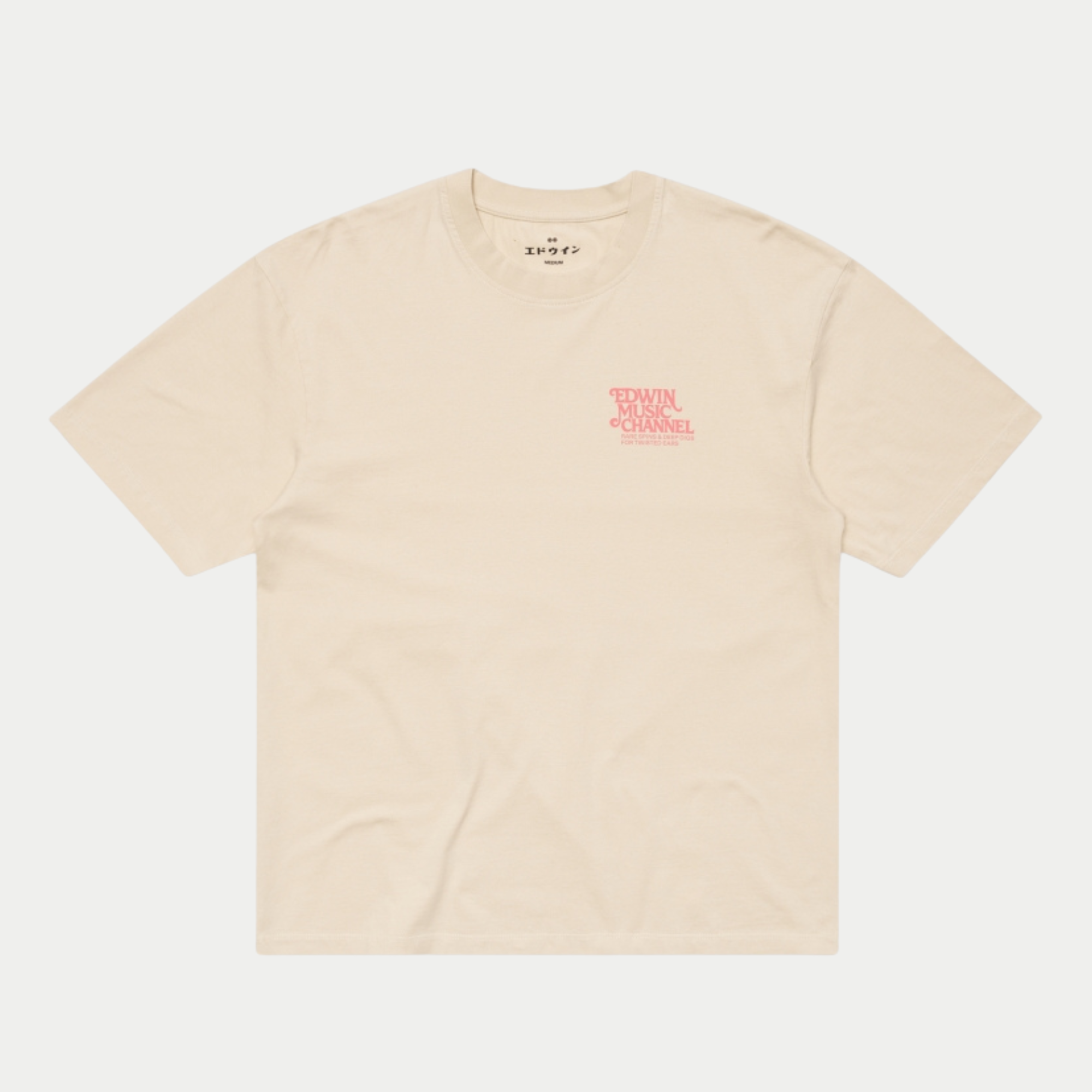 T-shirt Rare Spins écru Edwin vu de face, imprimé rose corail Edwin Music Channel sur la poitrine