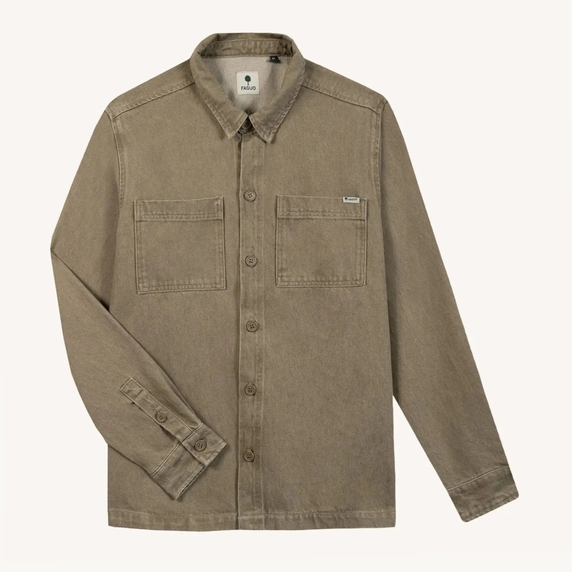 Surchemise Clemont Sable Faguo à plat de face : denim beige sable, deux poches poitrine plaquées et étiquette tissée