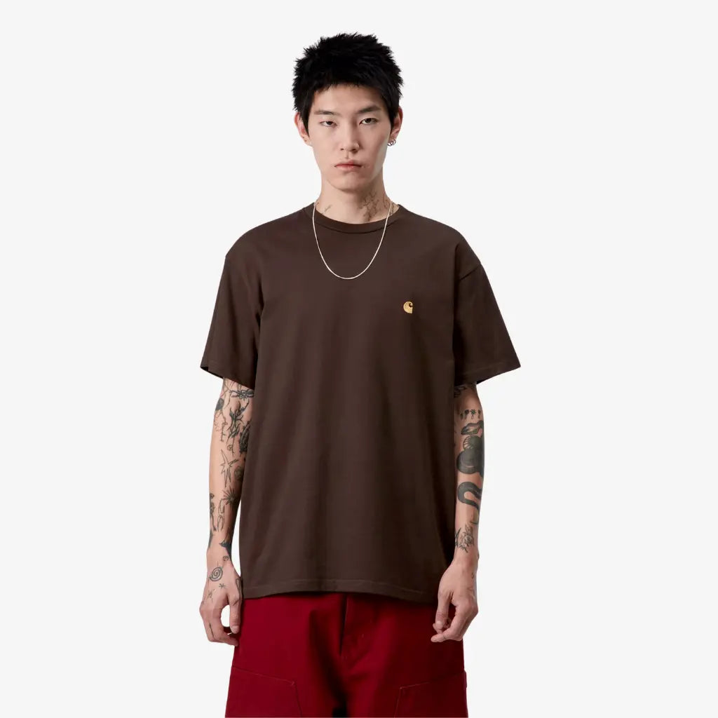 CARHARTT WIP -  T-SHIRT CHASE - TOBACCO -  Klubb