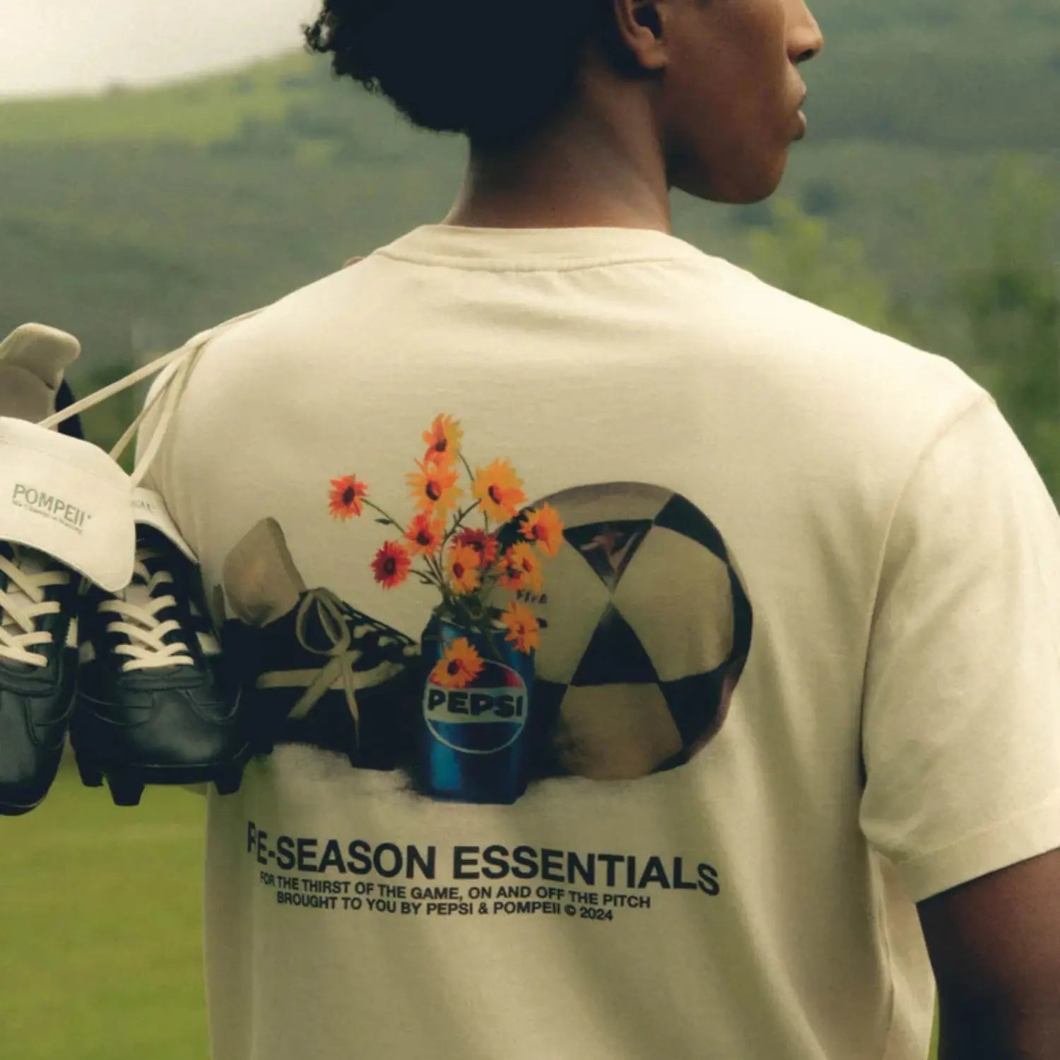 T-SHIRT ESSENTIALS - CREAM POMPEII x PEPSI -  Klubb