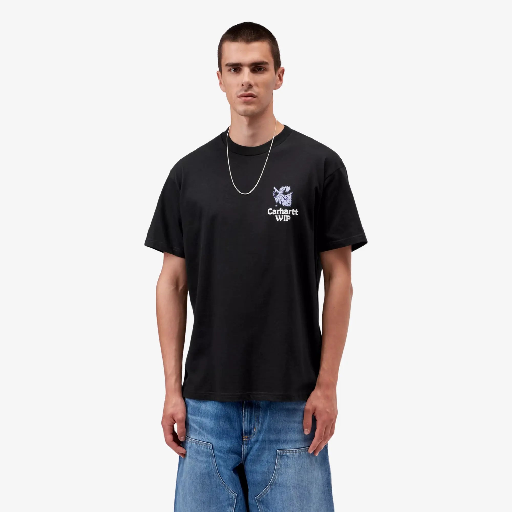 T-shirt Grape Picker noir Carhartt WIP porté de face, coupe loose, imprimé poitrine lavande et blanc