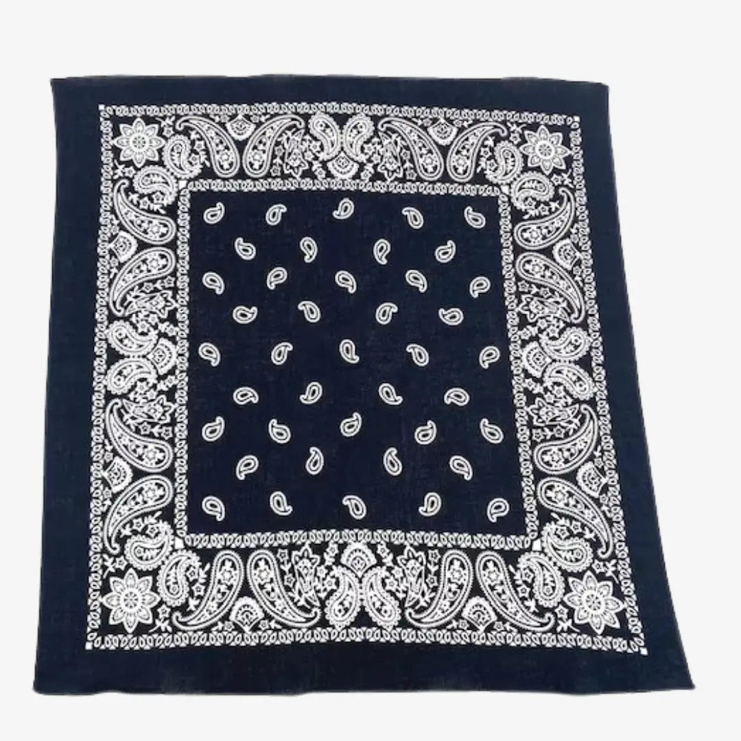 Bandana noir bleuté déplié à plat, cachemire blanc sur les quatre bordures et au centre