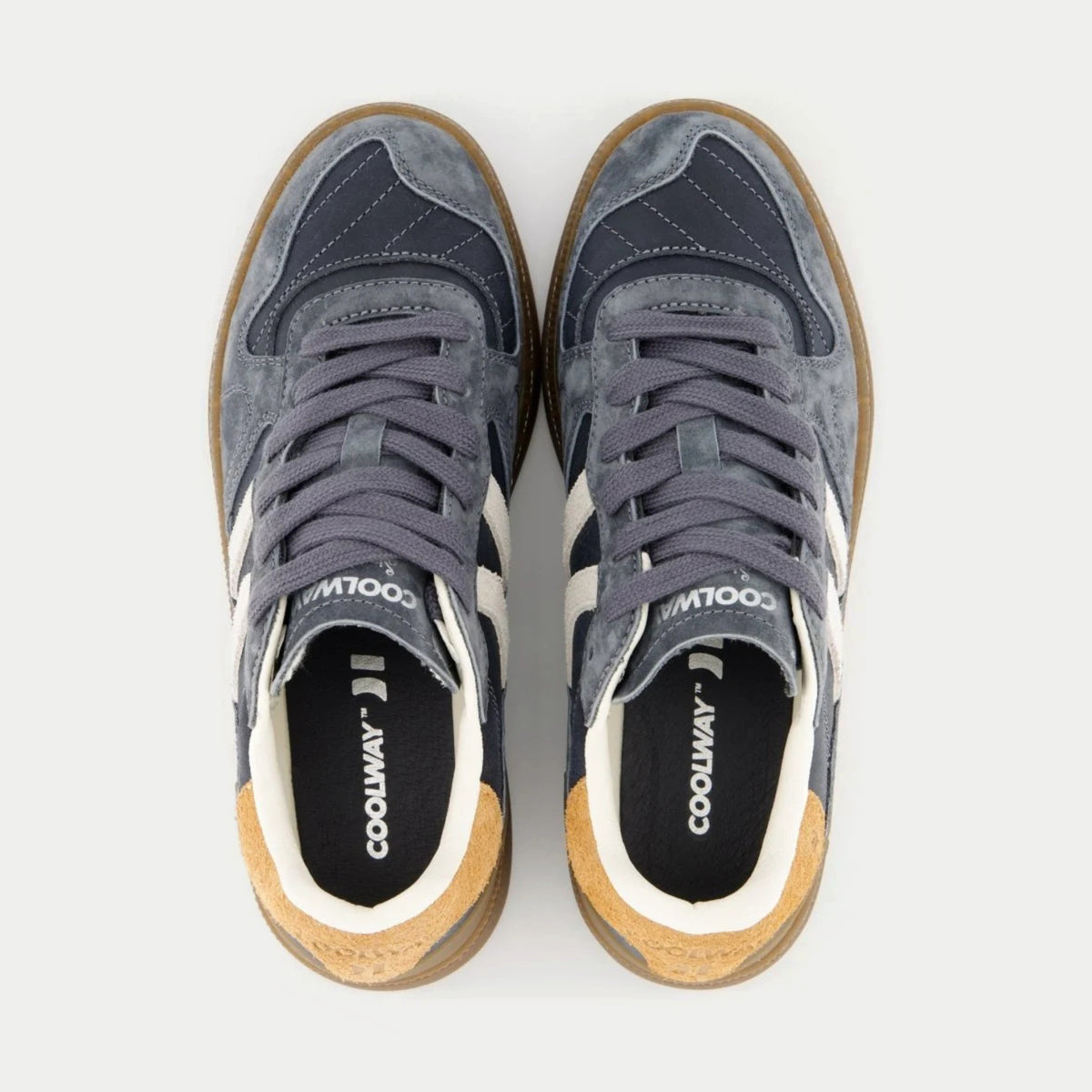 Baskets Goal Blue Horizon bleu ardoise Coolway - paire vue de dessus, premières COOLWAY noires et talons camel