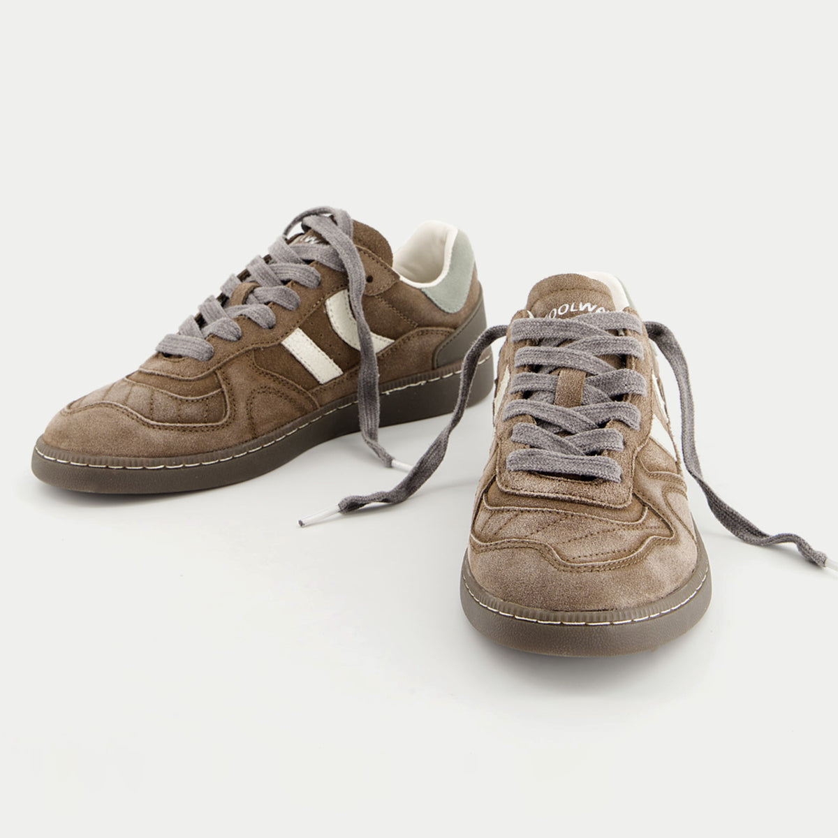 Baskets Goal Brown Washed brun tabac Coolway - paire de trois quarts, lacets gris dénoués