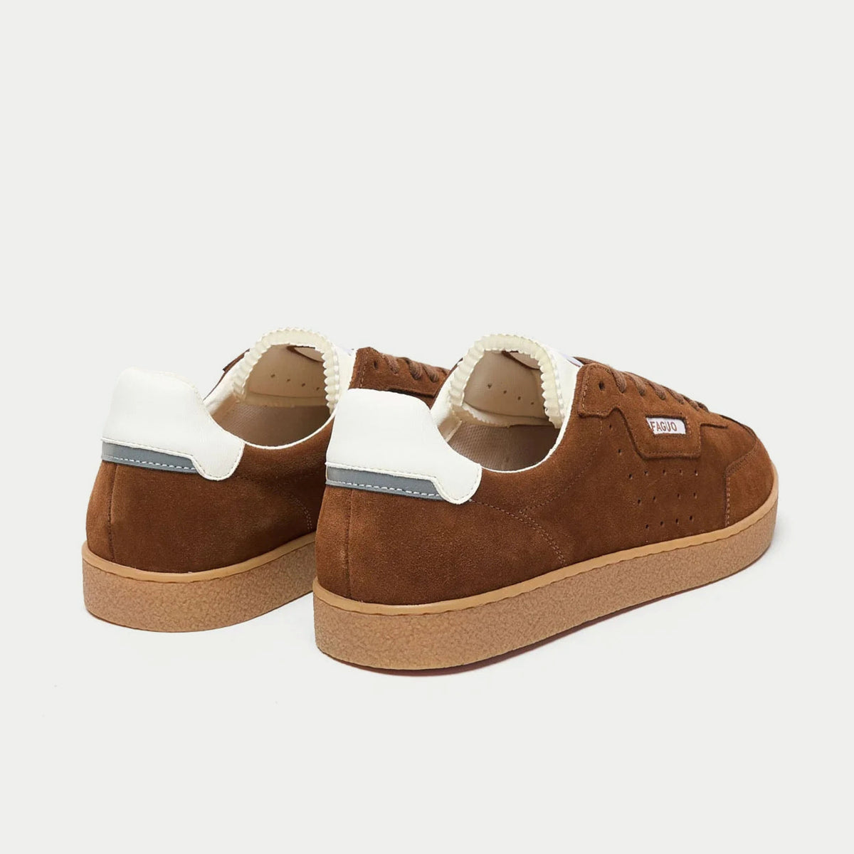 Baskets Lumbo camel Faguo vues de trois quarts arrière : contreforts blancs et bande grise