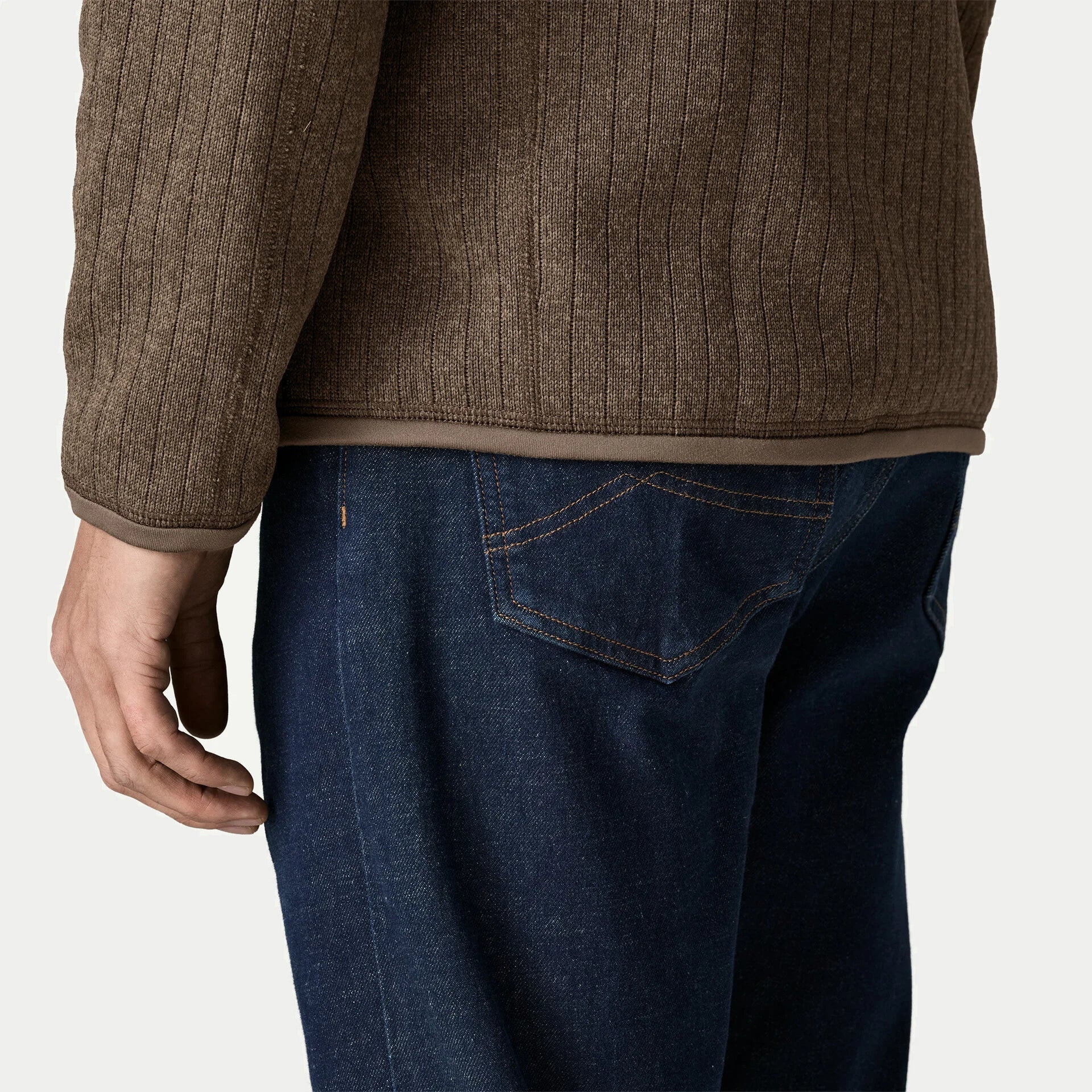 Bas de dos de la polaire Better Sweater Marlow Brown Patagonia, bordure basse brossée sur la maille côtelée