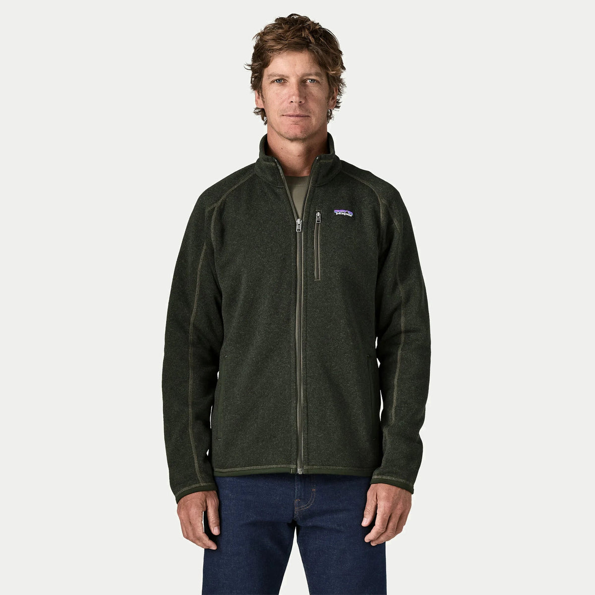 Polaire Better Sweater Old Growth Green Patagonia portée de face, zip ouvert sur le haut