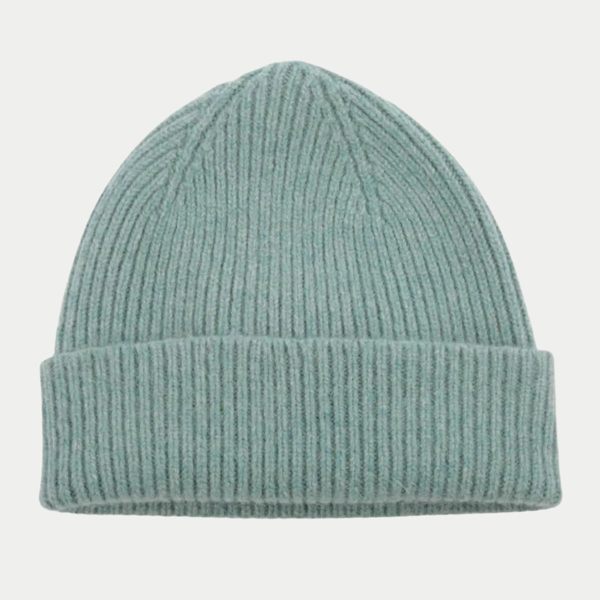Bonnet Barra Mackie Basil, vert sauge clair, maille côtelée en laine et angora, revers replié, vu de face