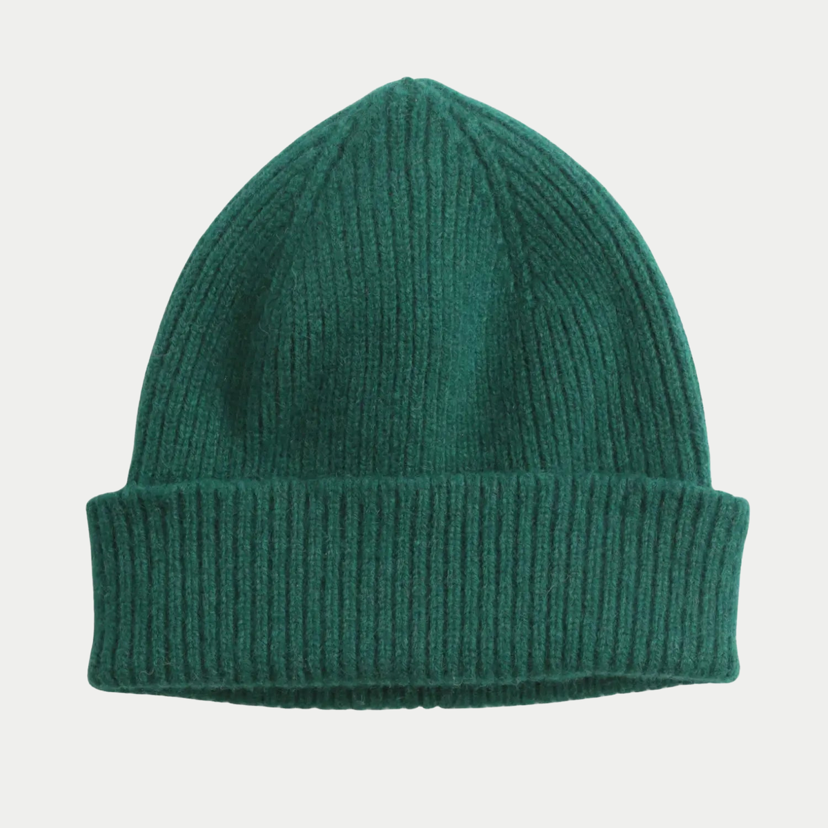 Bonnet Barra Mackie Sacramento, vert émeraude profond, côtes fines en laine et angora, large revers, vu de face