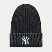 Bonnet New York Yankees Washed New Era noir délavé, vue de face avec le logo NY brodé blanc sur le revers