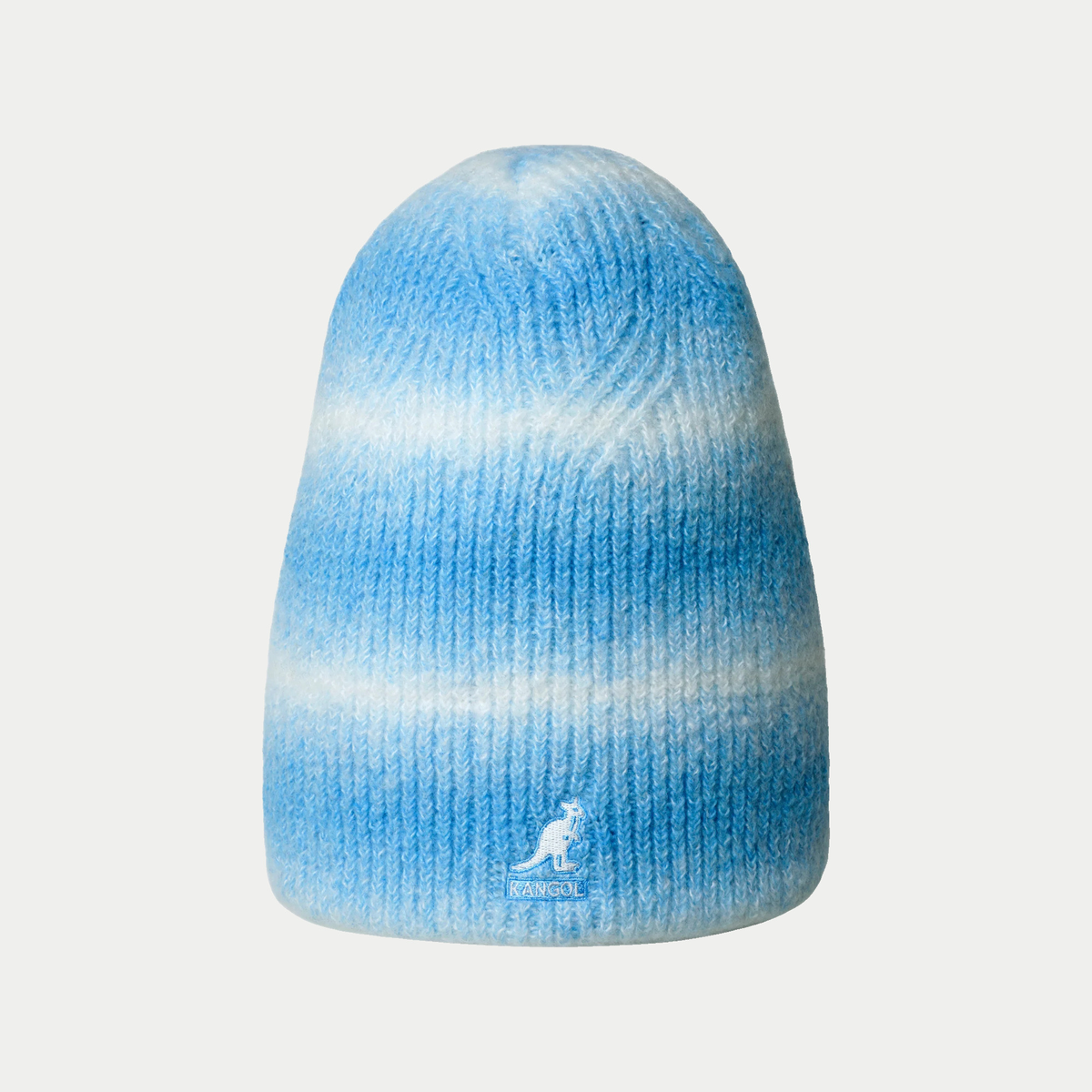Bonnet réversible Kangol bleu ciel et blanc porté déplié, kangourou Kangol brodé au centre - vue de face