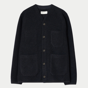 Cardigan en Wool Fleece bleu marine Universal Works à plat, col en V, cinq boutons et poches plaquées