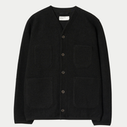 Cardigan en Wool Fleece noir Universal Works à plat, col en V, cinq boutons et poches plaquées