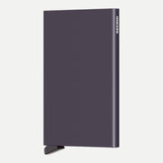 Porte-cartes aluminium violet aubergine mat, debout de face sur fond clair