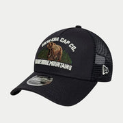 Casquette M-Crown Bleu Marine de trois-quarts, broderie d'un ours des Blue Ridge Mountains et filet marine