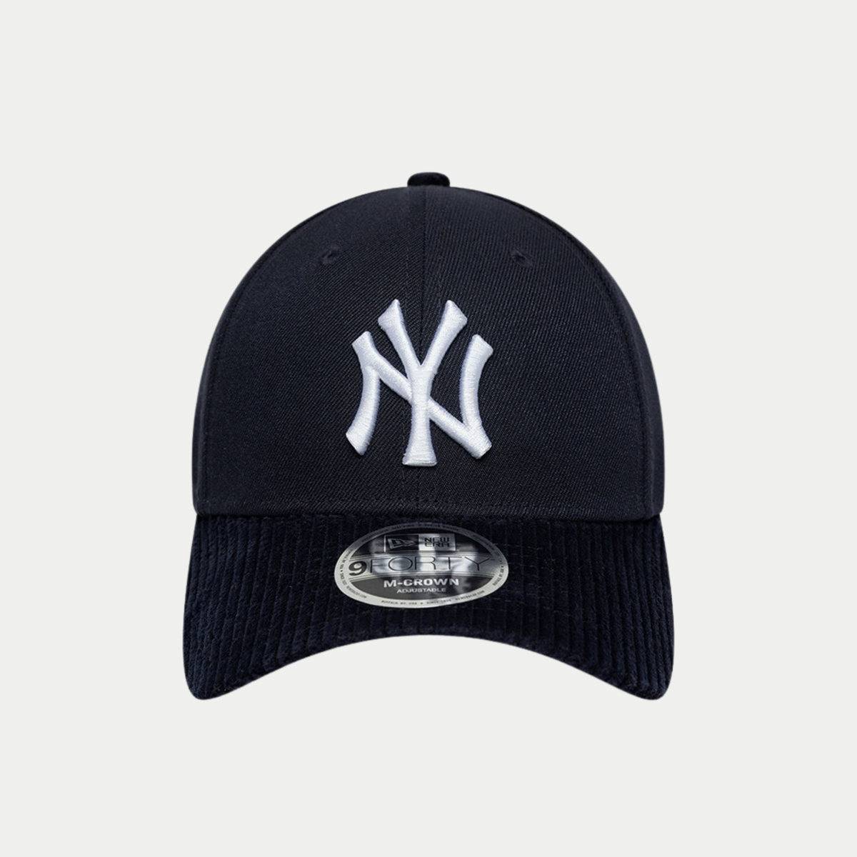 Casquette 9Forty Yankees Cord Visor bleu marine - vue de face, visière en velours côtelé ton sur ton