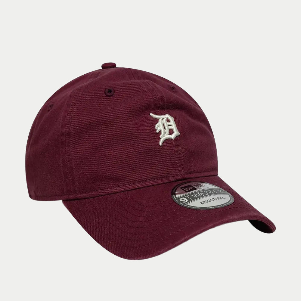 Casquette 9Twenty Detroit Tigers vue de trois-quarts droit, calotte souple rouge foncé et visière incurvée