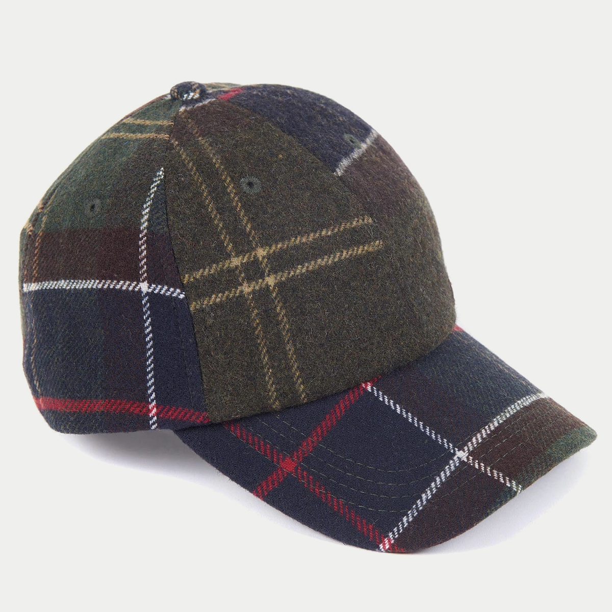 Casquette Galingale Barbour vue trois-quarts avant droit, patchwork de tartan olive, marine et brun à filets rouges