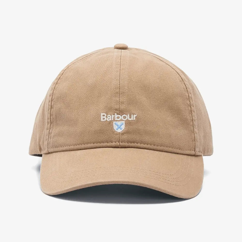 Casquette Cascade Stone de face, logo brodé écru et écusson bleu ciel sur le beige