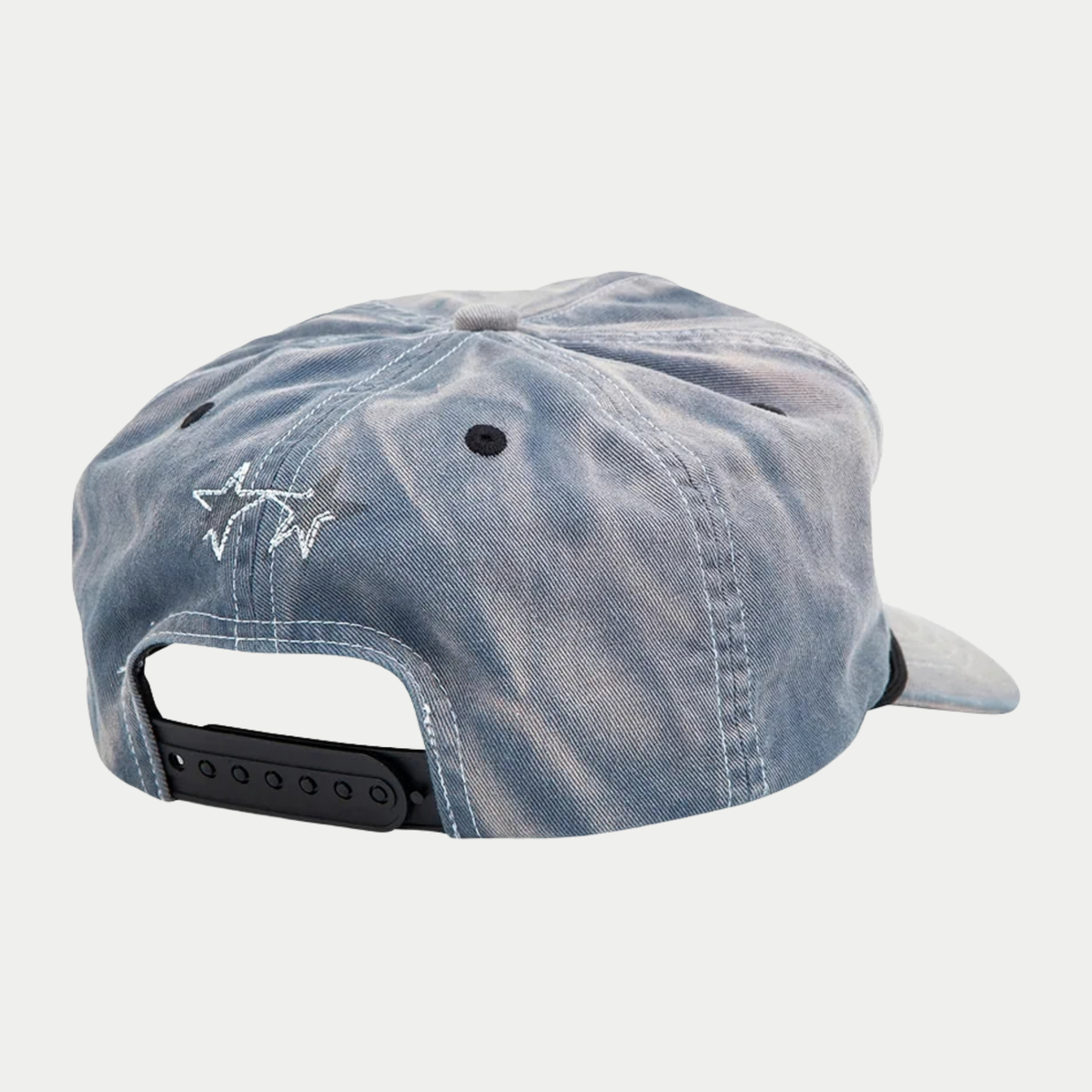 Dos de la casquette délavée Twojeys bleue : étoiles brodées et fermeture à pression noire