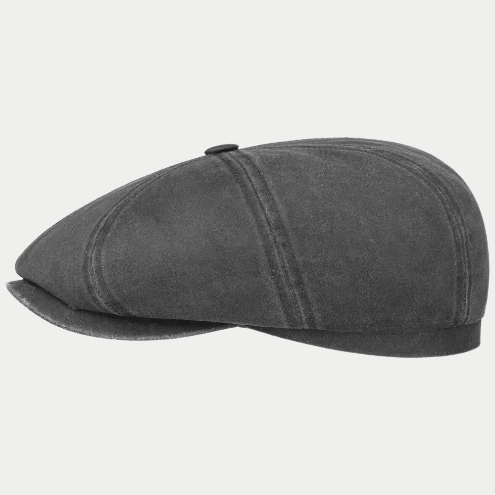 Casquette gavroche Hatteras en coton délavé noir, profil et visière rabattue