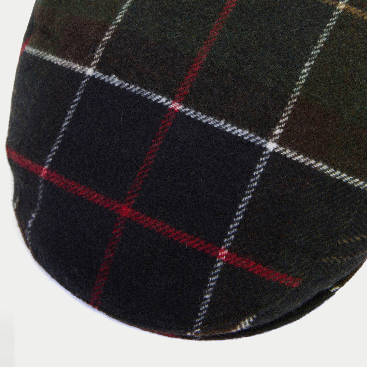 Casquette plate Gallingale tartan Barbour - gros plan sur le motif tartan vert, marine et rouge