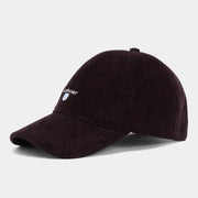 Casquette Preston en velours côtelé aubergine Barbour - profil, visière incurvée et logo brodé