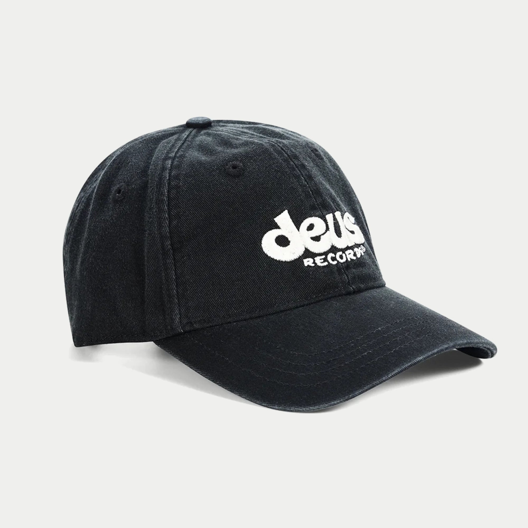 Casquette Smile Anthracite Deus Ex Machina - trois-quarts avant, broderie deus Records blanche haute densité
