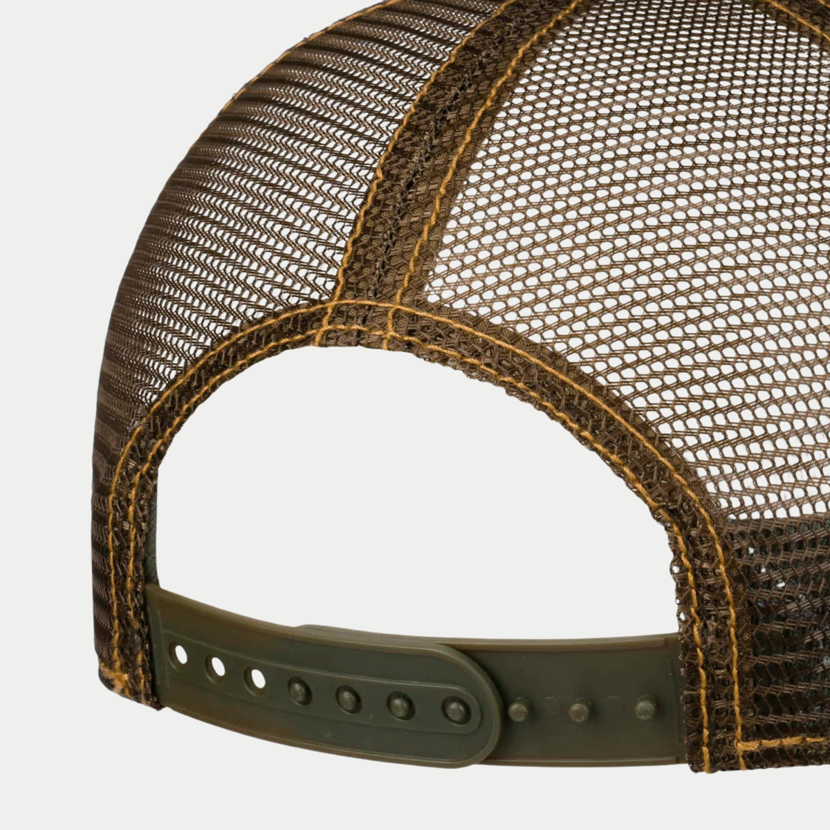 Dos de la casquette trucker Cowboy Skull Stetson : filet brun, surpiqûres ocre et snapback à crans vert olive