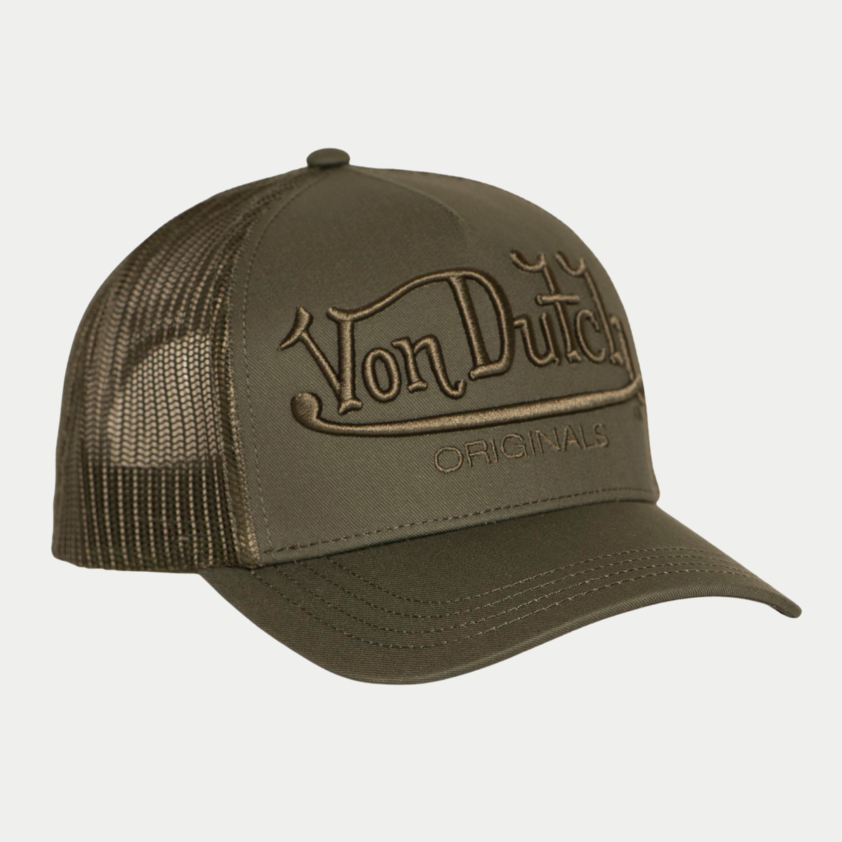 Casquette trucker Embroidery kaki Von Dutch de trois quarts avant, logo Von Dutch Originals brodé en relief ton sur ton