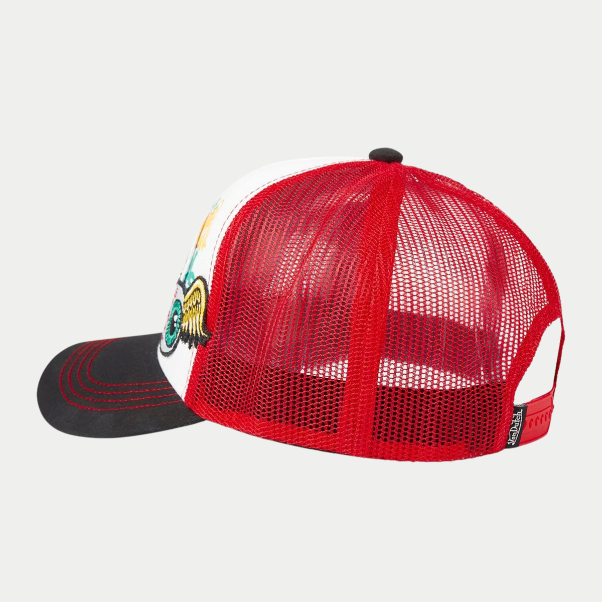 Casquette trucker Von Dutch Patches vue de dos, filet rouge, visière noire et réglage snapback rouge