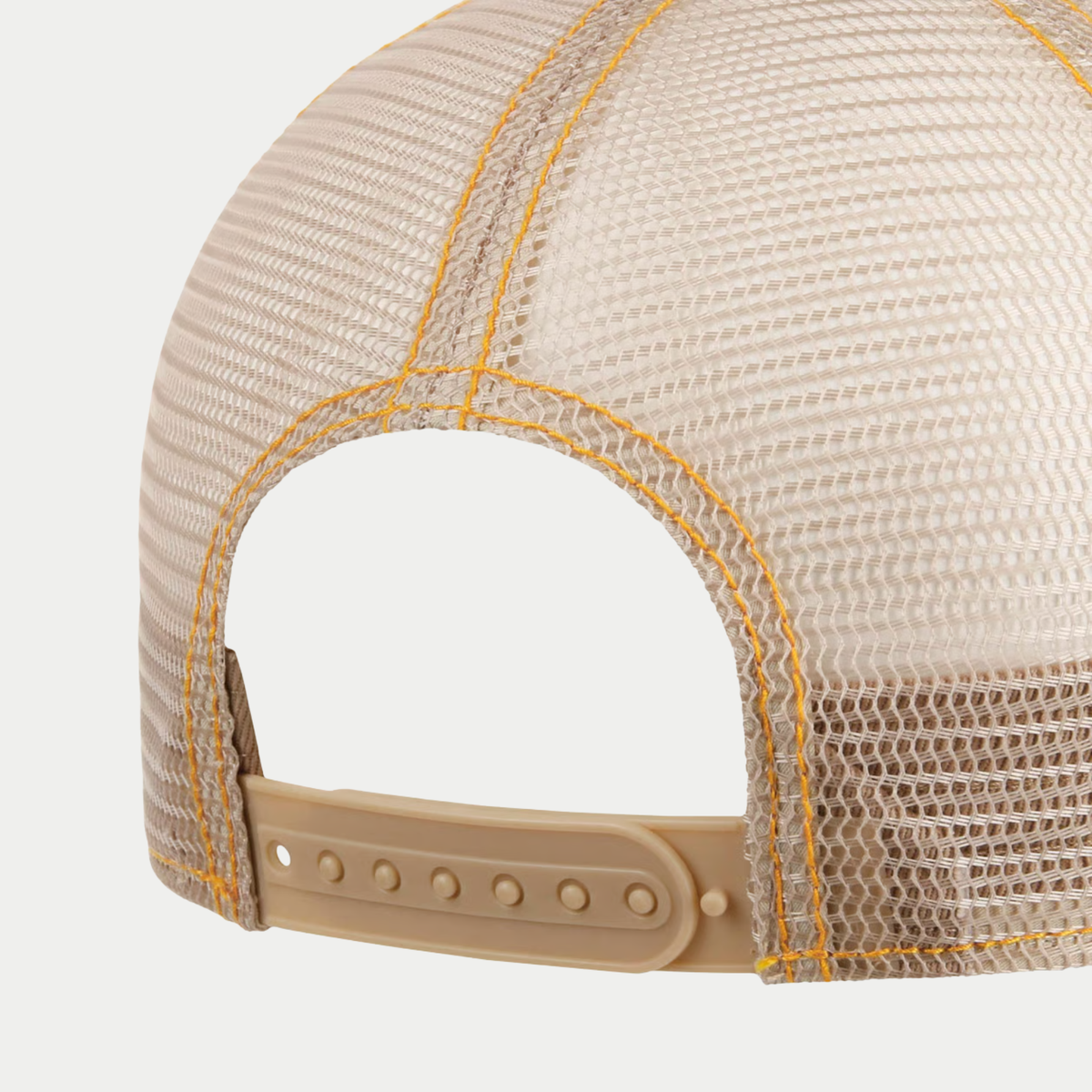 Dos de la casquette trucker Racing Stetson : filet beige, coutures jaunes et snapback à crans beige