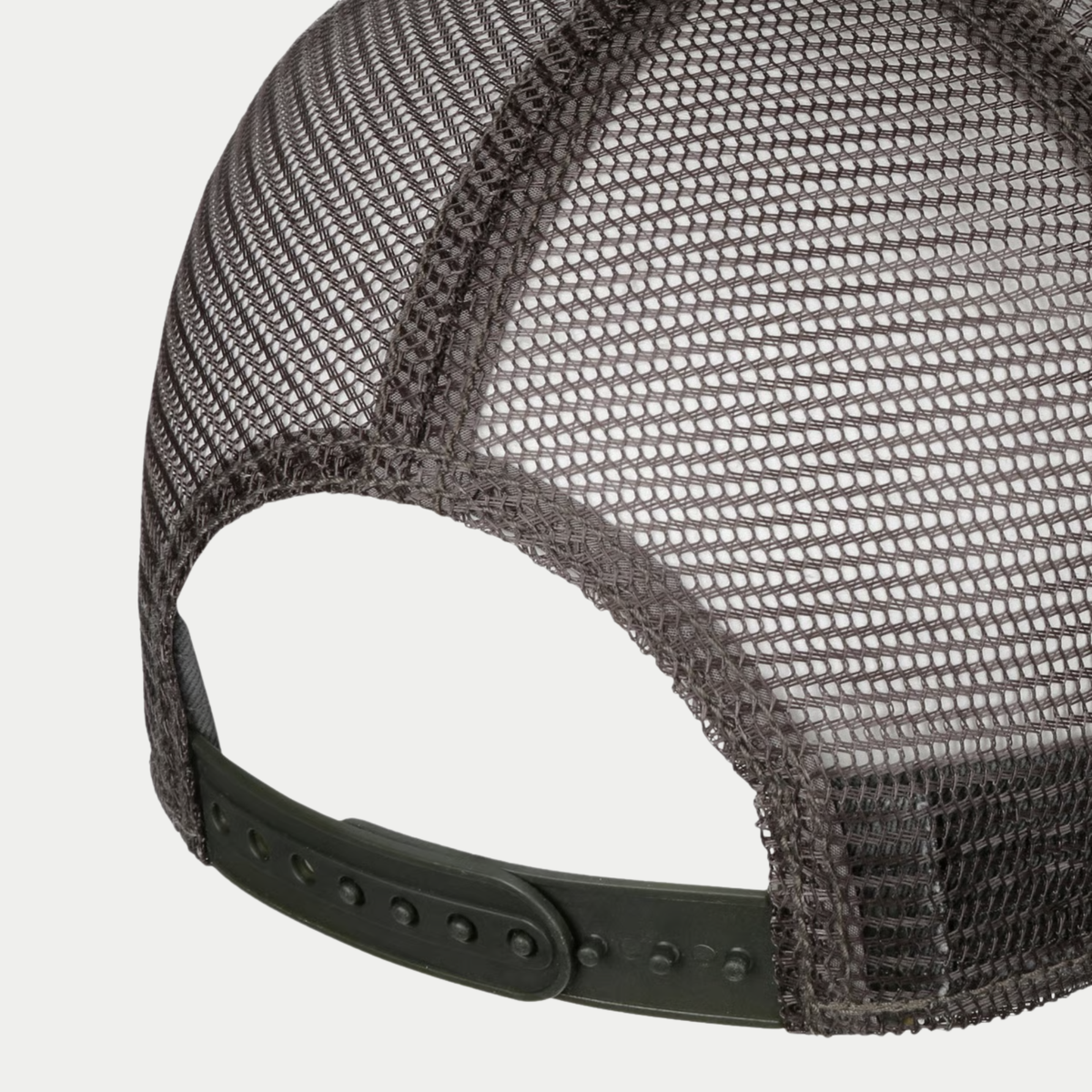 Dos de la casquette trucker Sun Stetson : filet brun-gris et fermeture snapback olive à crans