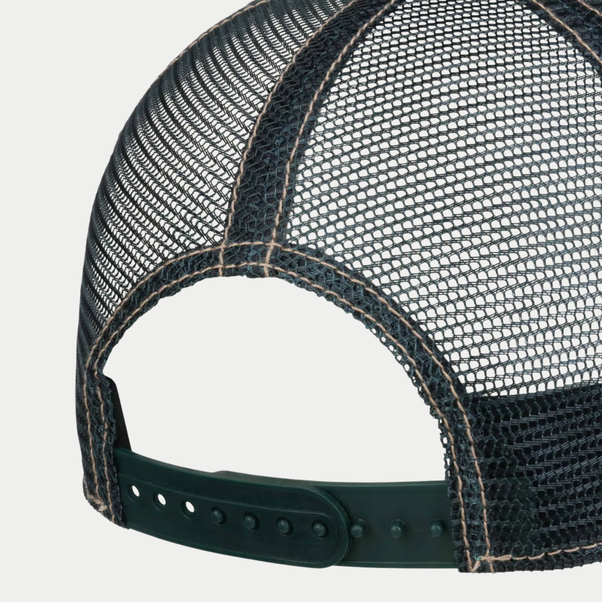 Dos de la casquette trucker Western Skull Stetson : filet bleu marine, surpiqûres beiges et snapback à crans vert foncé