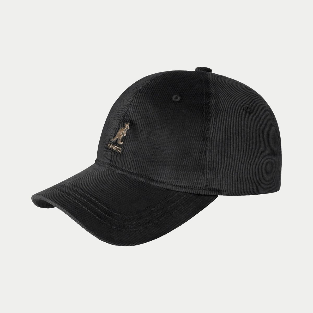 Casquette baseball Kangol en velours côtelé noir, logo kangourou brodé beige, vue trois quarts avant