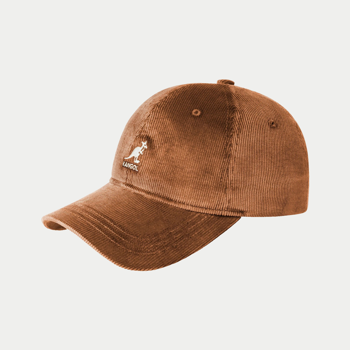 Casquette baseball Kangol en velours côtelé Wood brun caramel, logo kangourou brodé crème, vue trois quarts avant