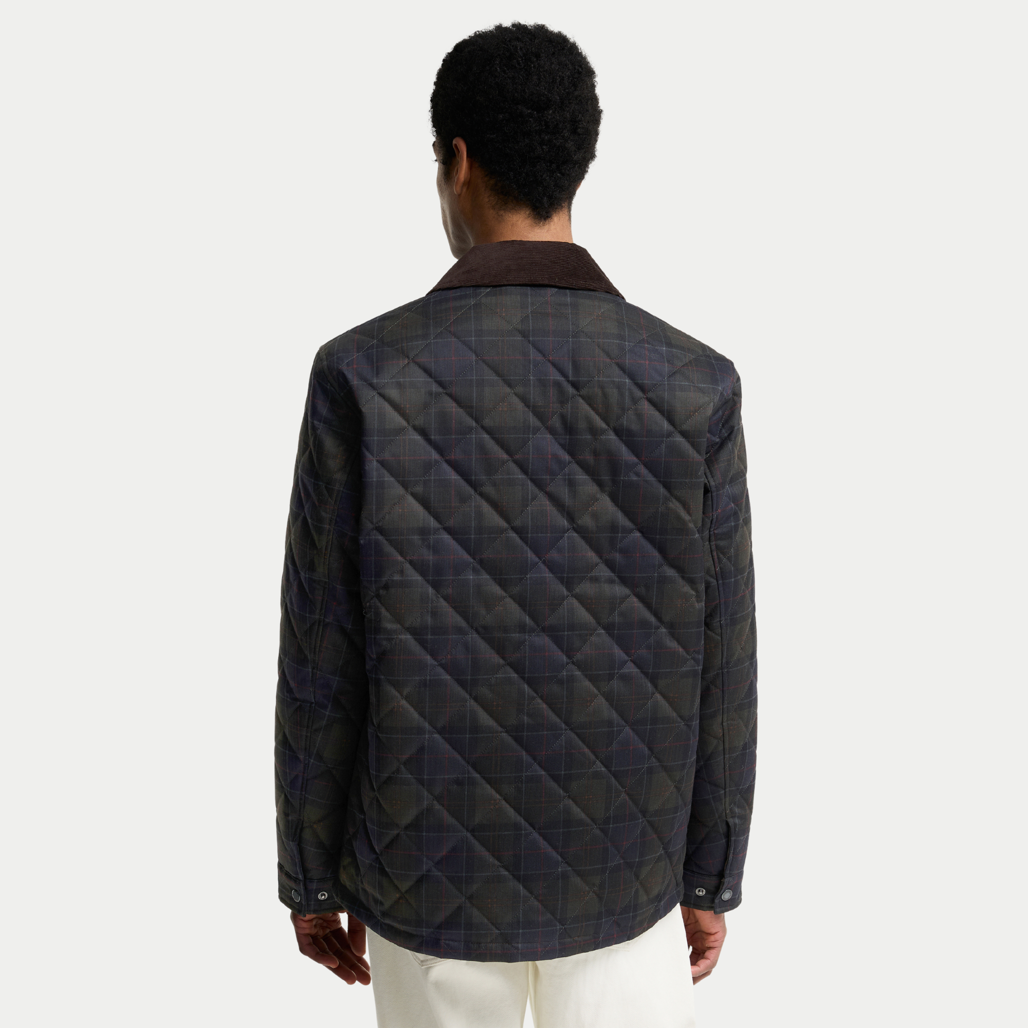 Veste-chemise matelassée Barbour tartan olive foncé vue de dos, matelassage losange et poignets fermés par pression