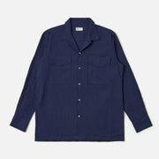 Chemise Attendant bleu marine à plat, col ouvert et deux poches poitrine à rabat boutonné