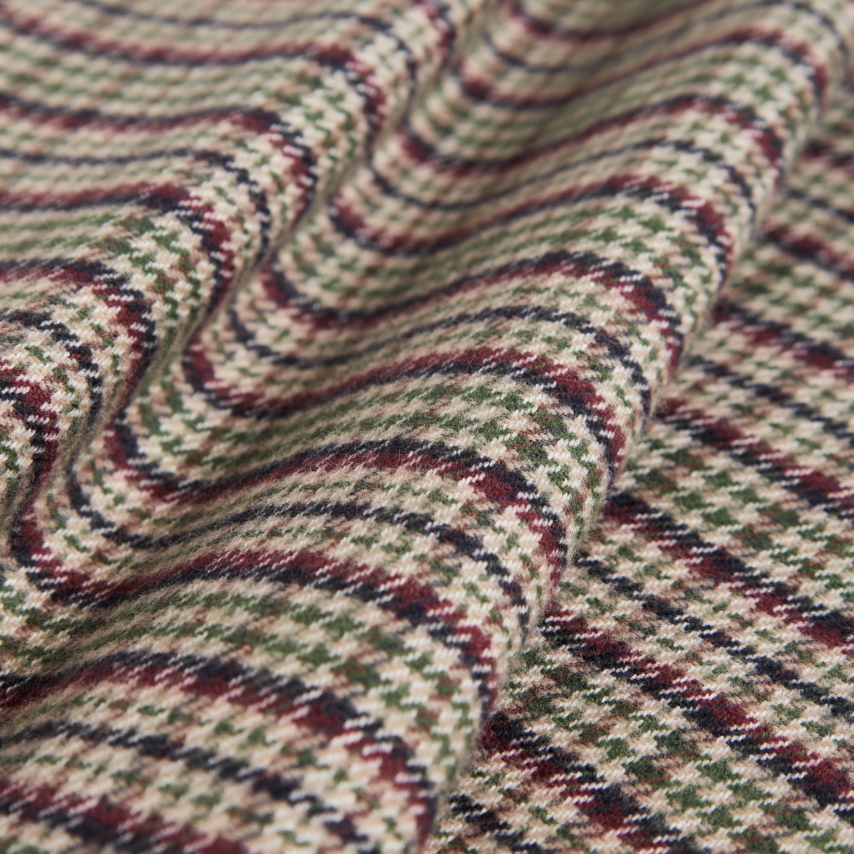 Pied-de-poule écru, olive, bordeaux et bleu marine de la flanelle Feno