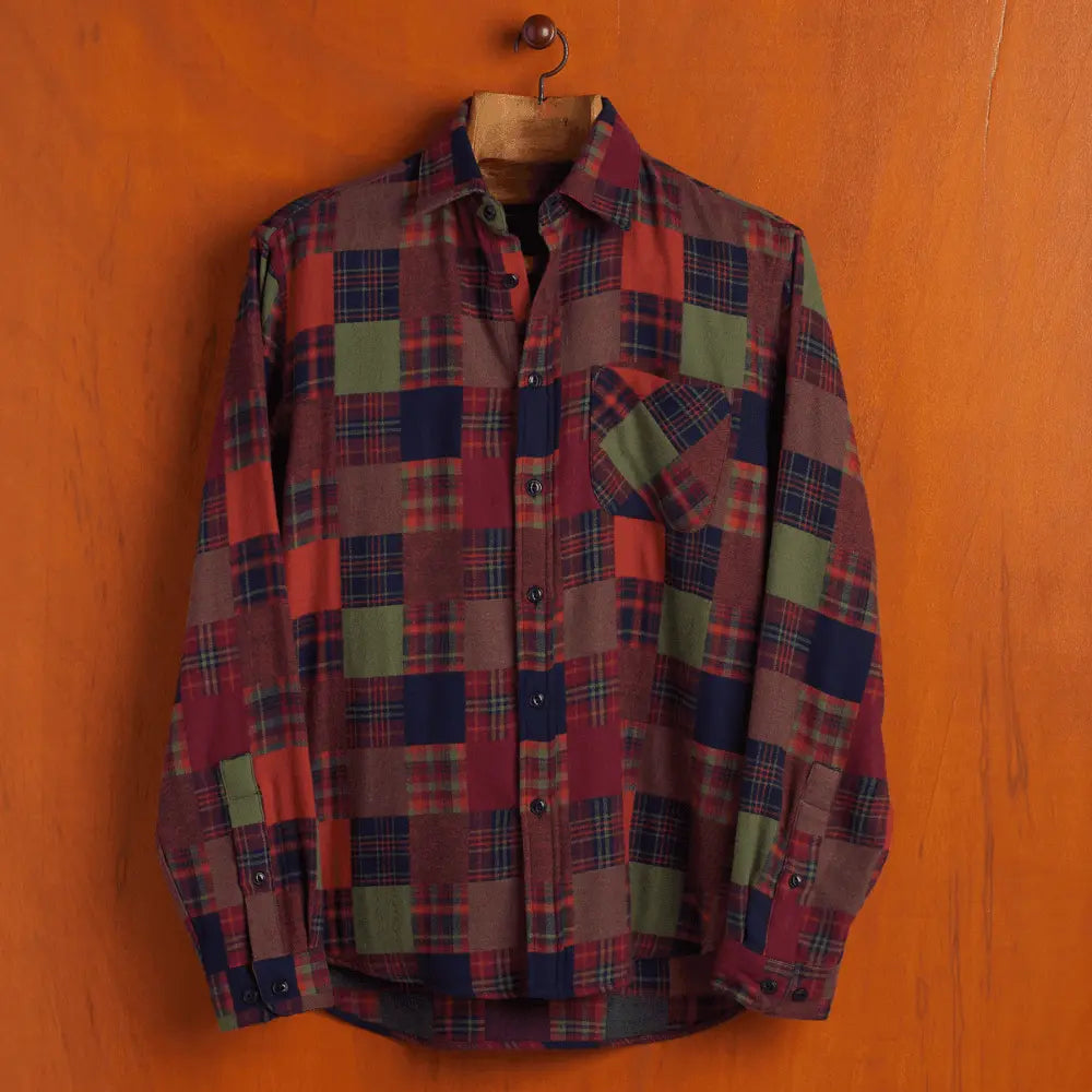 Chemise Og Patchwork sur cintre, blocs de flanelle à carreaux bordeaux, bleu marine, kaki et brique